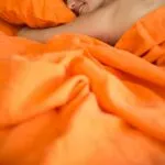 draps-en-lin-orange-TERRACOTTA-NOLITA_fiche-produit-ambiance-zoom
