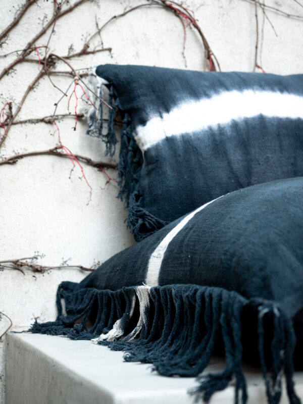 TAMI - Noir - Tie And Dye Black Cushion - 40x60cm (Cushioning Included)