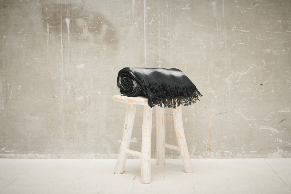 JACK – Noir – Plaid Tie And Dye – 150x180cm 5 JACK – Noir – Plaid Tie And Dye – 150x180cm – Image 5