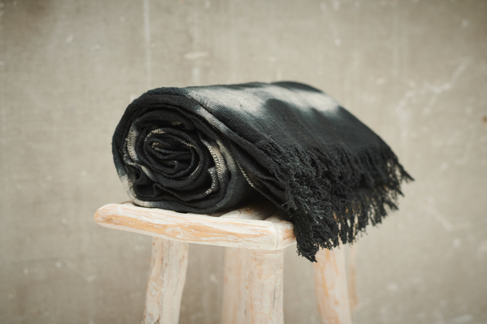 JACK – Noir – Plaid Tie And Dye – 150x180cm 2 JACK – Noir – Plaid Tie And Dye – 150x180cm – Image 2