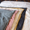 PEPLUM – Poivre et Sel – Washed Linen Quilt – 250x250cm (Garniture Incluse)