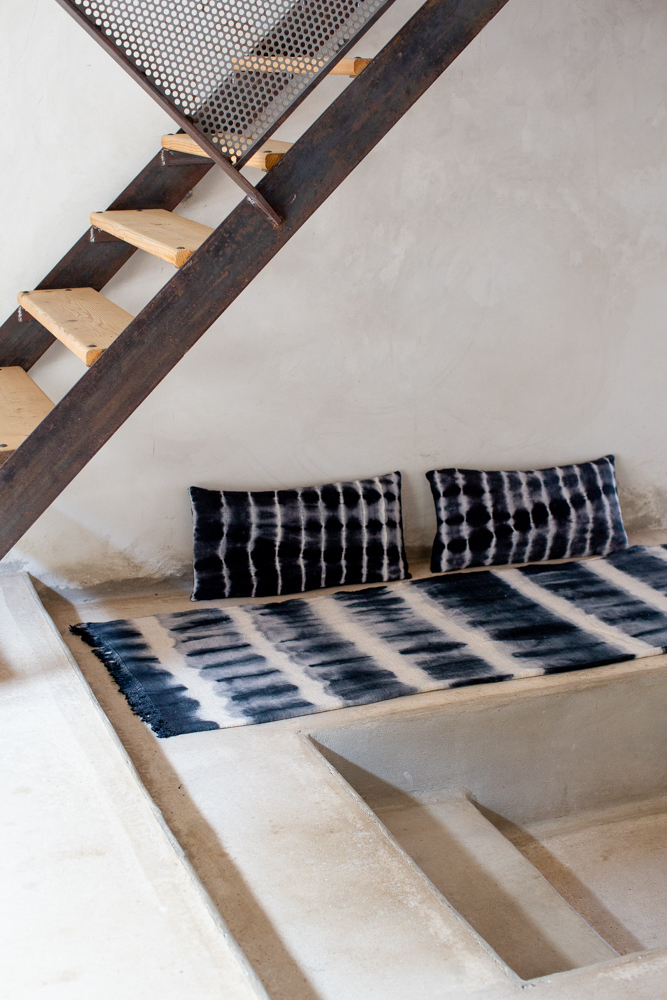 JACK – Noir – Plaid Tie And Dye – 150x180cm 3 JACK – Noir – Plaid Tie And Dye – 150x180cm – Image 3