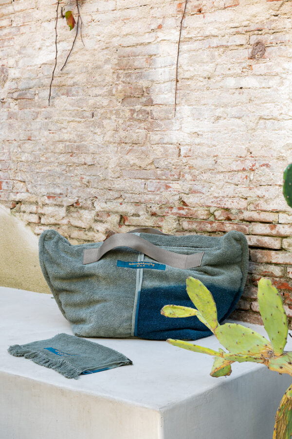 BAGNI BAG – Kaki/Piscine – Tie And Dye Terry Cotton Bag – 64x35x33cm