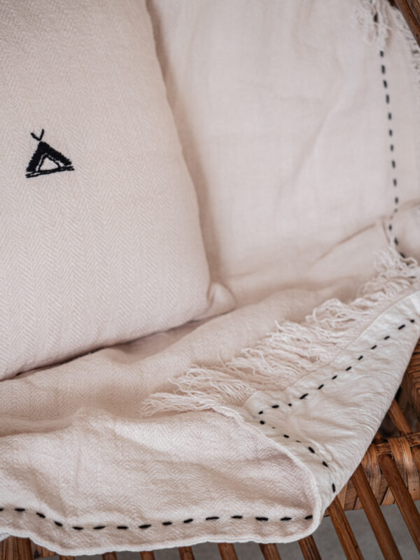 BAO - Craie – Amerindian cushion – 35x35cm (Cushioning Included)