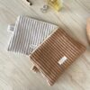 Trousse de toilette en velours beige