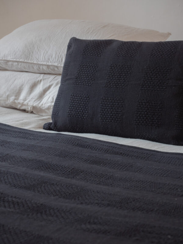 CREPITE – Noir – Crochet Plaid – 130x200cm