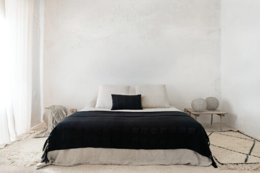 AMBIANCE CROWN CREPITE Noir Bed and Philosophy 32 Frenchie CRISTOGATIN 1