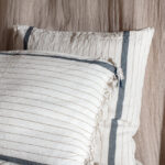 AMBIANCE-REVEUSE-RIAD-ROCCO-Goldstripe-Bed and Philosophy 05 - Frenchie CRISTOGATIN