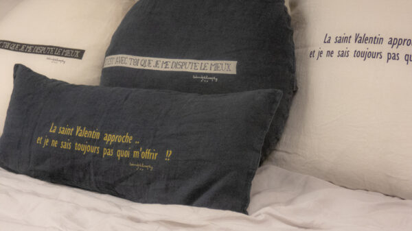 SMOOTHIE - Charbon – Silkscreened Message Cushion – 30x70cm (Cushioning Included)