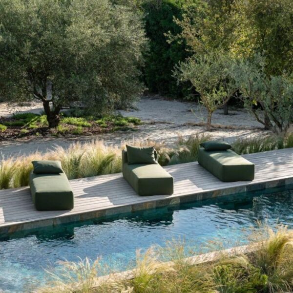 Banquettes d'extérieur - Modèles DAYBED et CHILL OUTDOOR, coloris Olive