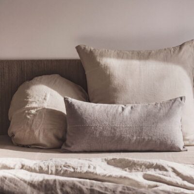 Coussin en lin avec broderie artisanale SMOOTHIEB Orage