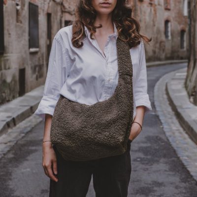 Grand sac banane en fausse fourrure VIP Cacao