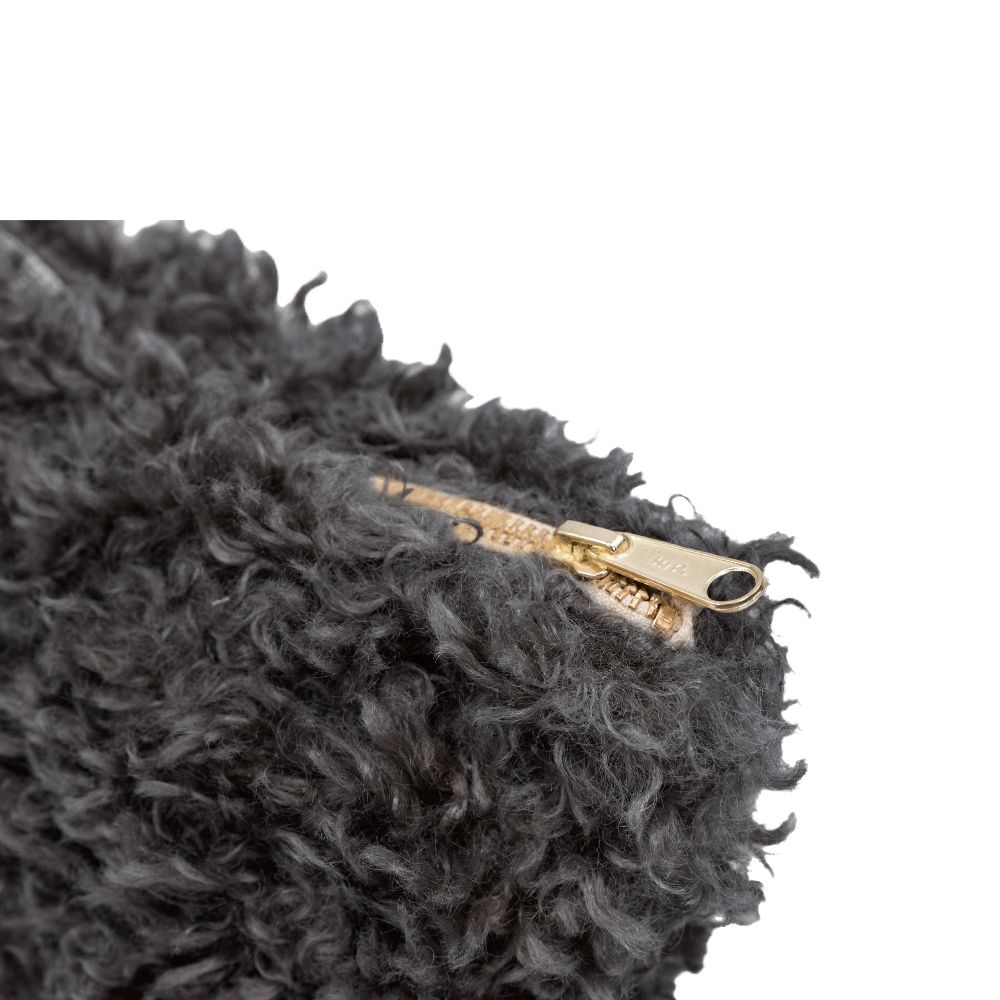 Pochette en fausse fourrure 3 Pochette en fausse fourrure, fermeture zippée