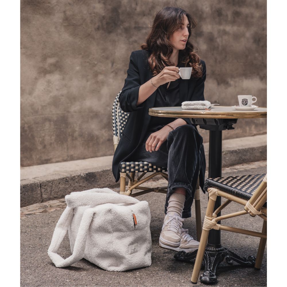 Sac week-end en fausse fourrure 2 Sac week-end en fausse fourrure moumoute, Vadrouille, coloris Beige, thème Panda, accessoires