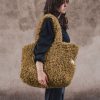 Sac cabas en fausse fourrure, Zolt, coloris Army, porté épaule, thème Refuge and Flowers, accessoires
