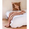 Coussin 50 x 50 cm en coton brodé : TAARI Pink