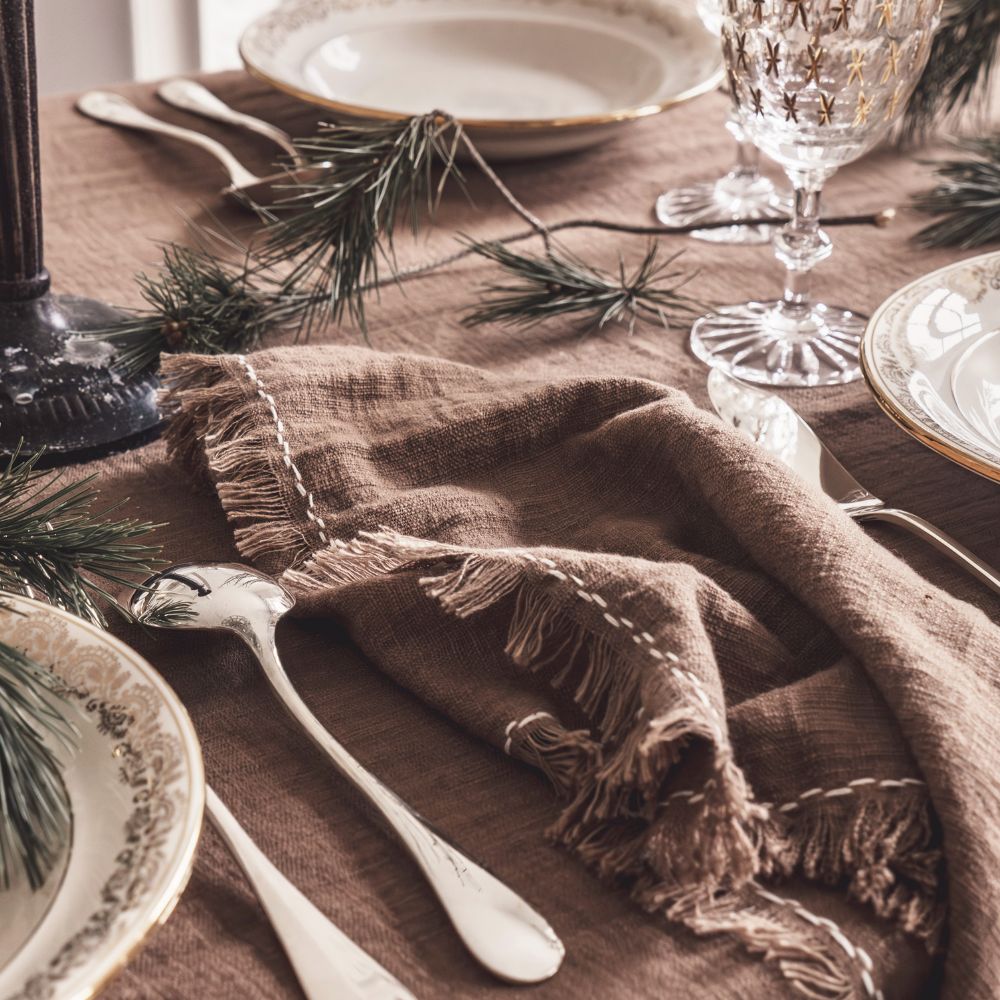 Lot de 2 serviettes de table en coton flammé 3 Serviette de table en coton flammé finitions surpiqures, modèle MARINARA Rhum