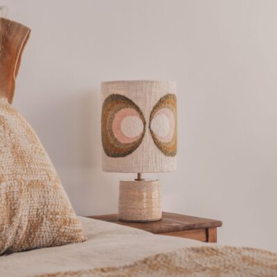 Lampe à poser avec abat-jour en coton tufté GREEN SODA KAOLIN Ecru