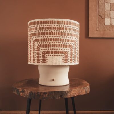Lampe en coton tufté VERTIGO sur pied artisanal en céramique TERRAM3