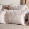 Coussin bi-face 50x50 cm 11 Coussin en velours côtelé, coloris Ivory