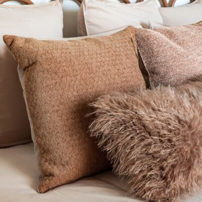 Alternative view of Coussin en fausse fourrure 40x60 cm