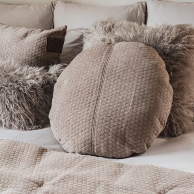 Alternative view of Coussin rond en velours ⌀56 cm