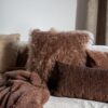 Coussin en fausse fourrure 50x50 cm – Image 2