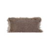 Coussin bi-face en fausse fourrure 30x60cm FLAVIE coloris Sand, thème GLAM FUR, packshot fiche produit. Face velours