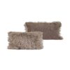Coussin bi-face en fausse fourrure 30x60cm FLAVIE coloris Sand, thème GLAM FUR, packshot fiche produit.