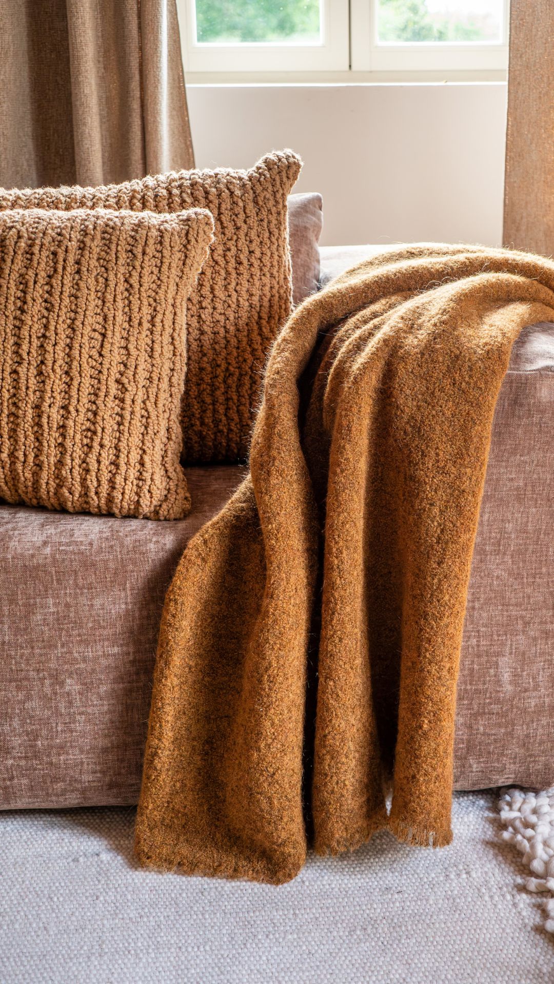 Coussin en crochet et couleurs automnales